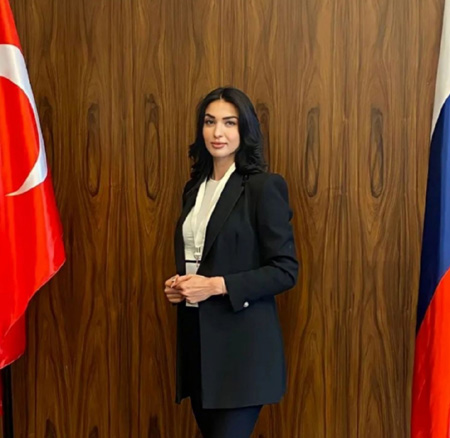 Saint Petersburg Rusça-Türkçe Tercüman Fikiria
