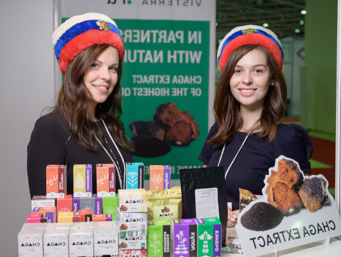 Timiryazev Centre'da International / China Commodity Fair Moskova Fuarı için Rus Türk Tercüman Hostes