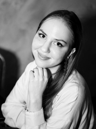 Moskova fuarı tercümanı Olesia